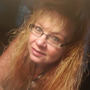 Meet your Posher, Liza